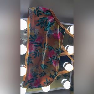 Child’s cross back bikini top